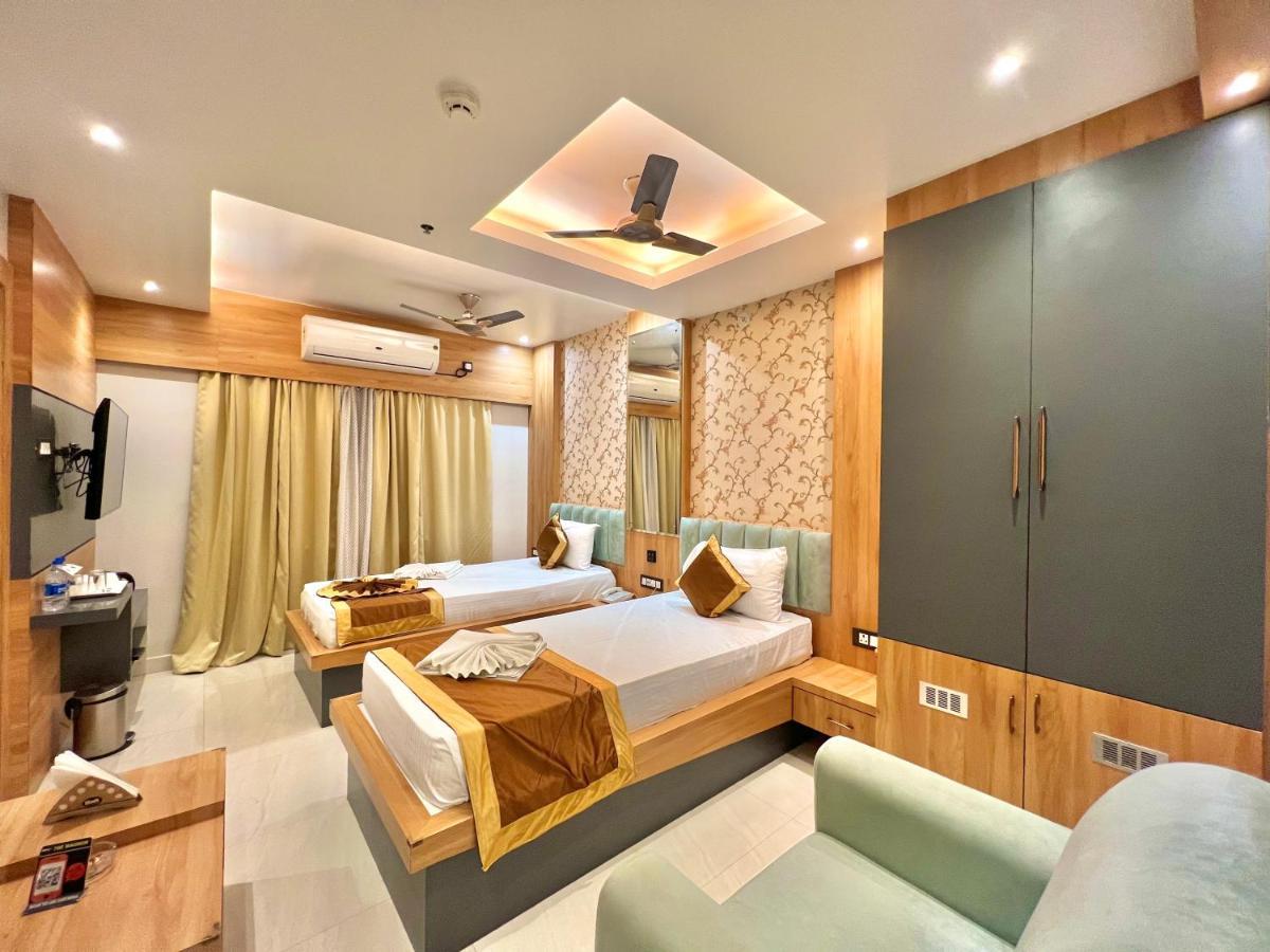 The Magnum Hotel Диогар Екстериор снимка
