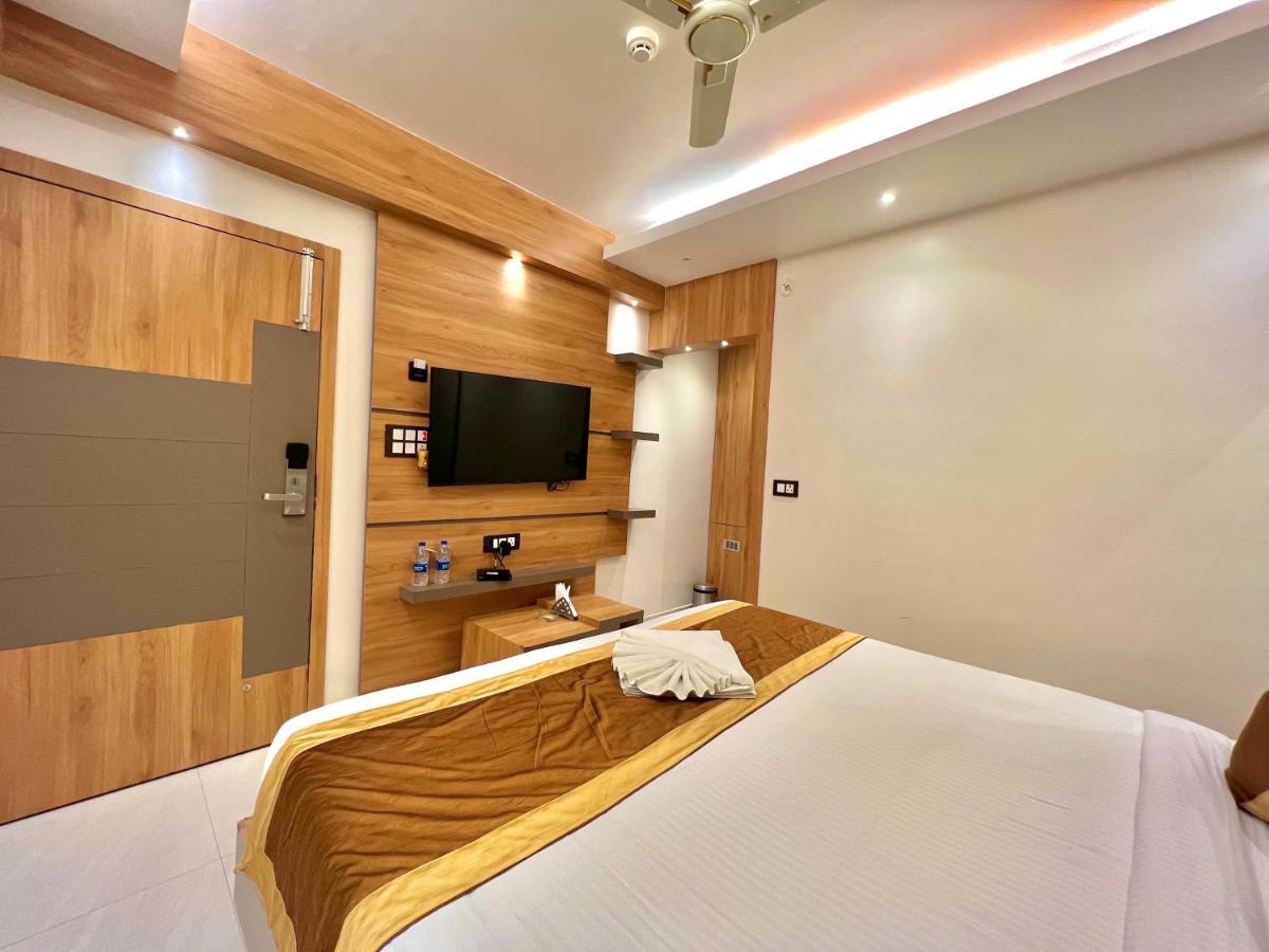 The Magnum Hotel Диогар Екстериор снимка